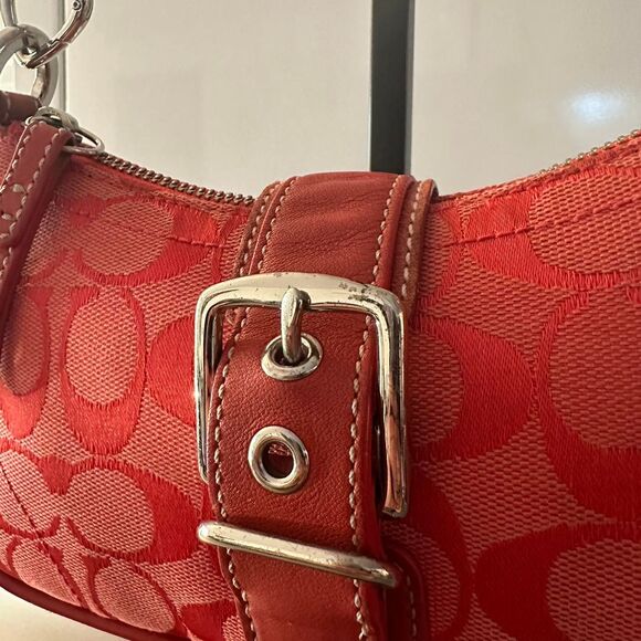 Coach Vintage Cherry Red Signature Hampton Buckle Demi Hand Purse/Shoulder Bag - Picture 6 of 8